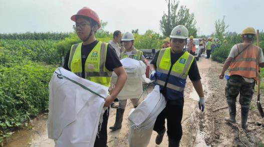 防汛抢险|“冀”守一线，华体会手机网页版登录入口_华体会(中国)出击